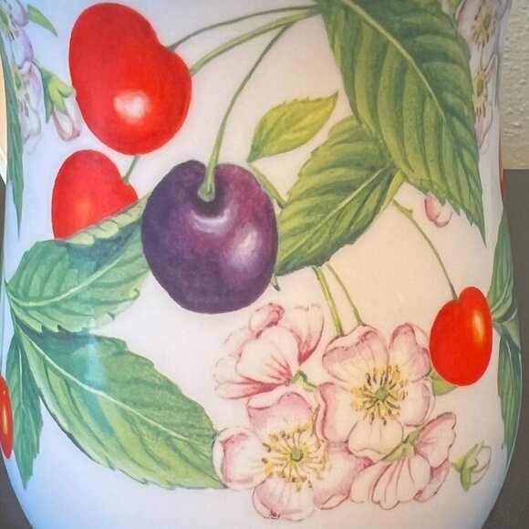 Vtg ROY KIRKHAM Sweet Cherry Fine Bone China Footed Cup ~ Made in England 1999 - Picture 9 of 14